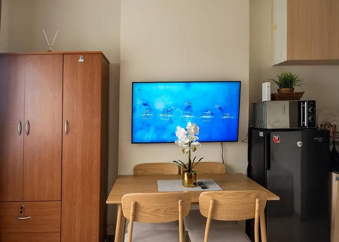 Bright & View At Casa Mira Towers Apartment