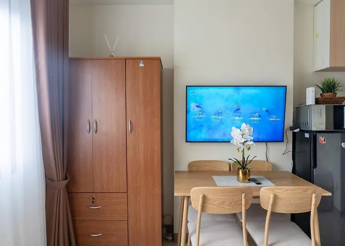 Apartment Bright & View At Casa Mira Towers